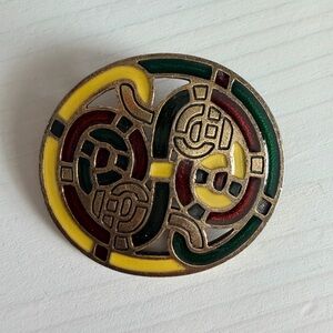 Vintage Miracle brooch - Celtic knot design